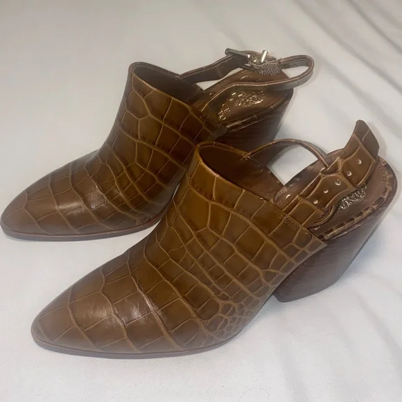 Vince Camuto Chemine Clog Mules - Picture 3 of 8